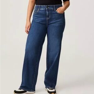 Torrid NWT Size 16 Regular Bombshell Wide leg High rise Jeans